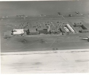 Honolulu Airport, 1947, with Keehi Lagoon Seadrome at top. 