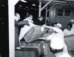 Baggage claim at Honolulu International Airport, 1950s. 