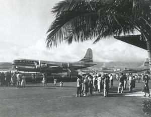 United Air Lines plane at Honolulu International Airport, 1950s. 