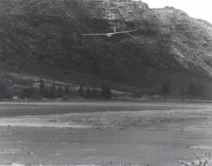 Glider landing at Dillingham Field, Oahu, 1992.  