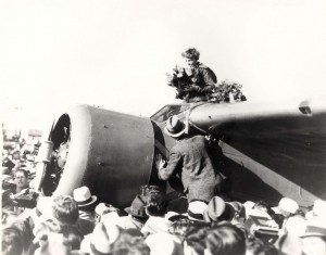 The crowd at Oakland, CA during Earhart's arrival