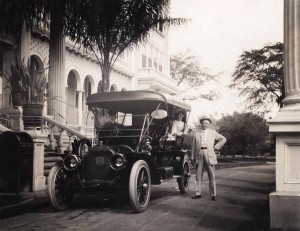 Early automobile in Honolulu, 1920s.  