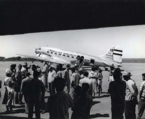 Passengers boarding Hawaiian Airlines planes at Honolulu International Airport.  