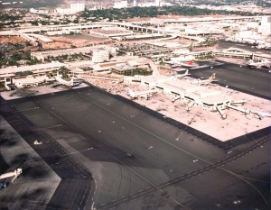 Central Concourse, Honolulu International Airport, December 1980.