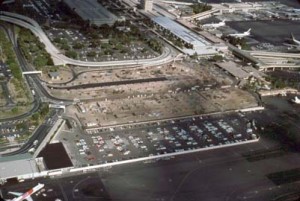 Construction of Interisland Terminal, Honolulu International Airport, August 1990.   