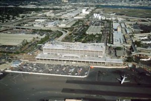 Construction of Interisland Terminal, Honolulu International Airport, 1992.   