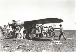 Dole Derby runnerup Martin Jensen's Aloha at Wheeler Field, August 17, 1927.